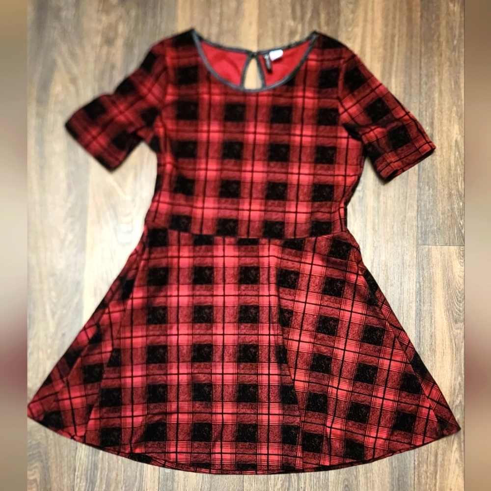 H&M Dividend Red and Black Plaid Dress